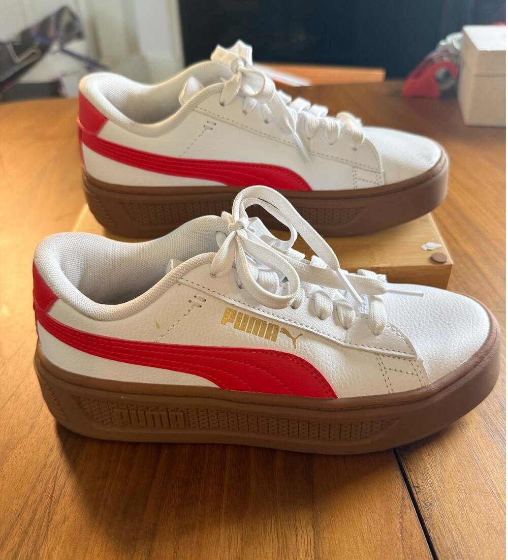 Puma White Red Platform Sneakers Gum Sole Gold Logo Women's 6 NWOT